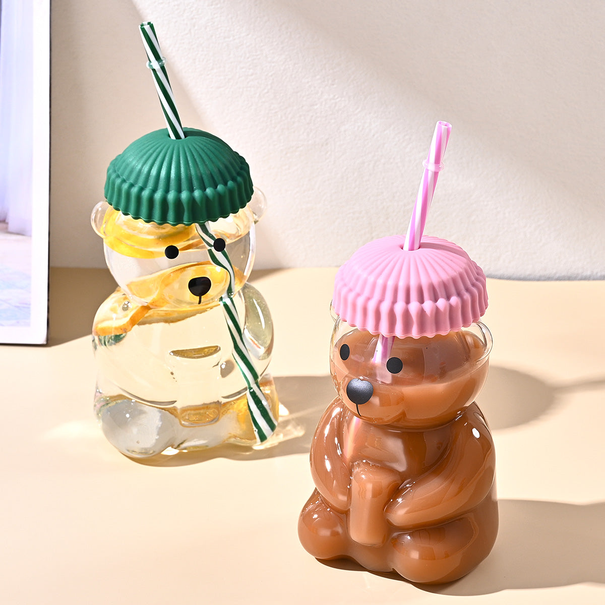 Bear-themed straw cup